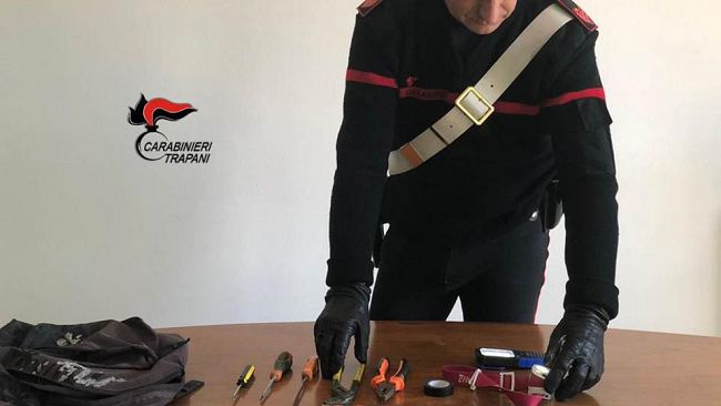 Alcamo: rubano auto ma vengono sorpresi dai Carabinieri