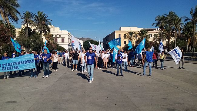 ​Trapani. Polizia penitenziaria in piazza per ribadire le criticità del carcere “Pietro Cerulli”