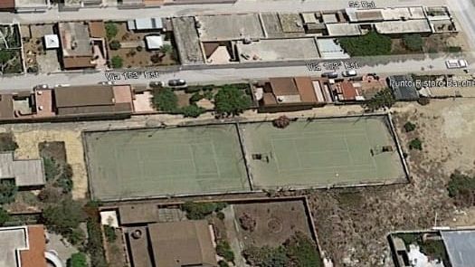 L'Amministrazione comunale mette in vendita i campetti da tennis di Tre Fontane