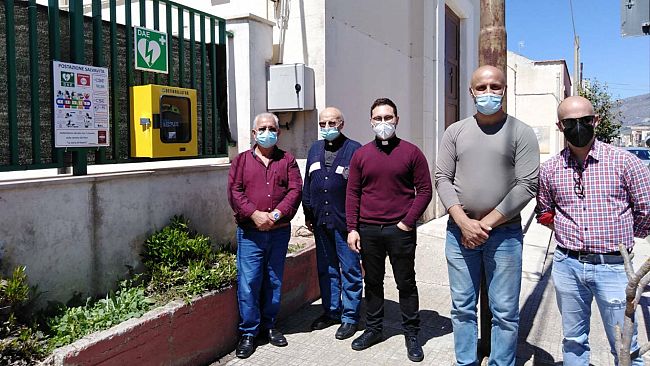 Napola, installato un defibrillatore accanto la Parrocchia
