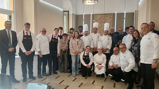 allistituto-florio-di-erice-la-celebrazione-dei-successi-degli-allievi-ai-campionati-italiani-della-cucina-di-rimini