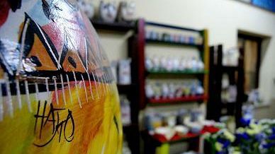 Ceramiche in città. Le incomprensioni fra Hajto e i suoi cittadini