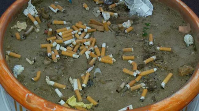 “De incivilitate mazariensis”, giare di ceramica come portacenere