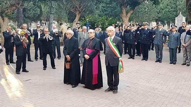 Mazara, ieri corteo di autorità per l’omaggio ai defunti