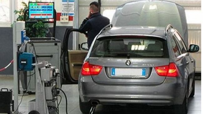 Coronavirus, Decreto Cura Italia, il Governo congela patenti e revisioni