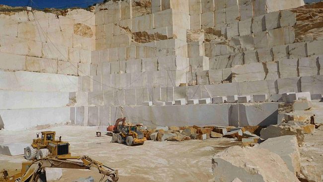 Custonaci, da oggi riaprono cave di marmo e segherie