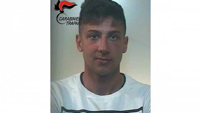 Alcamo, rapina in banca al “Credito Siciliano”: Carabinieri arrestano in flagranza l’autore