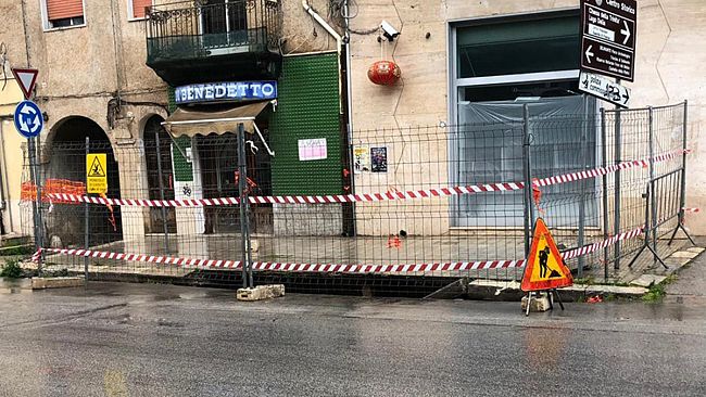 Castelvetrano, Una voragine si apre nel viale Roma
