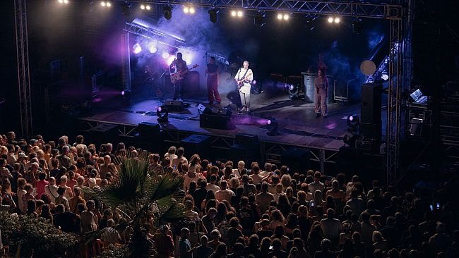 Pantelleria, grande successo per il concerto di Alex Britti 