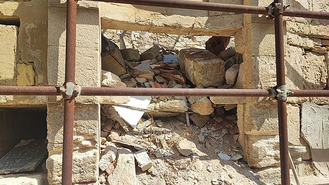 Trapani, cimitero comunale: cittadini lamentano degrado e caro prezzi