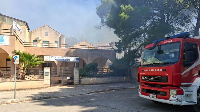 A fuoco Villa Lentini