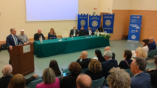 mazara-invocazione-rotariana-per-la-pace-fra-i-popoli-alla-presenza-di-rappresentanti-di-diverse-religioni