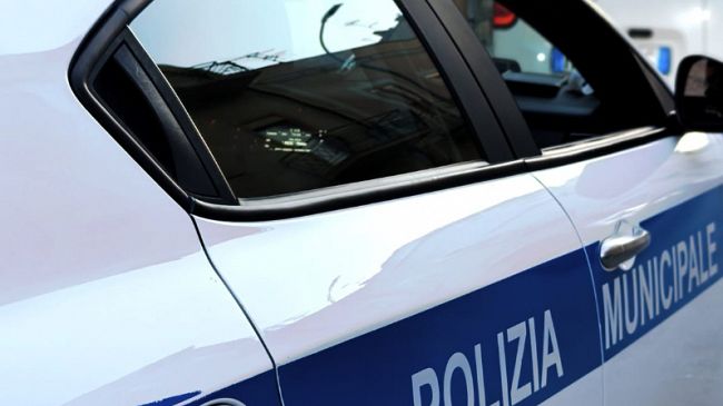 trapani-fugge-al-controllo-della-polizia-locale-in-monopattino-arrestato