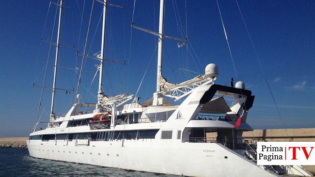 VIDEO – Mazara, nave da crociera in un porto con tanti problemi. I turisti vanno a Selinunte