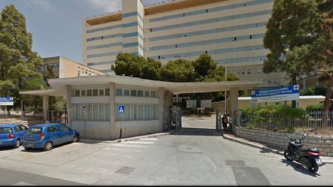 Trapani, migranti positivi al Covid-19 sbarcati dalla nave quarantena fuggono dall’ospedale