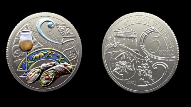La nuova moneta da 5 euro è un omaggio alla Sicilia con cannolo e passito