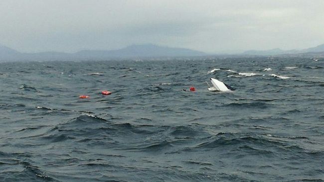 Barca affonda tra Marsala e Favignana, la Guardia Costiera salva due diportisti