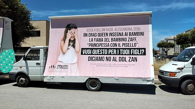 Marsala. Il Popolo della Famiglia e i manifesti di Pro Vita e Famiglia