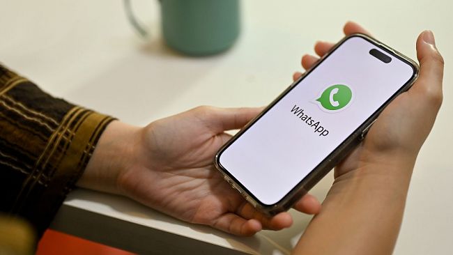 WhatsApp lancia la funzione per trascrivere i messaggi vocali
