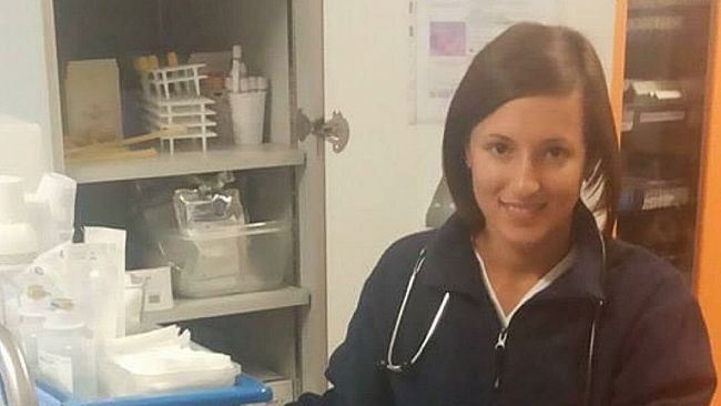 Castellammare, infermiera si tuffa nel fiume e rianima un uomo. Il plauso del Nursind