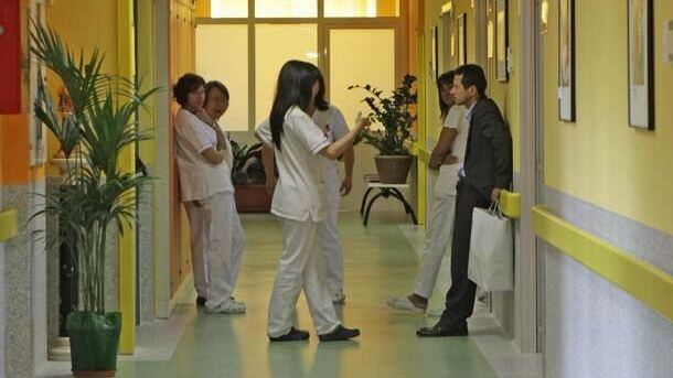 Guardiamo alla bambina Morta, e dimentichiamo le nostre responsabilità.