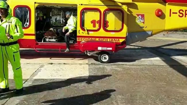 Trapani, si lancia da un viadotto alto 35 metri e rimane illesa