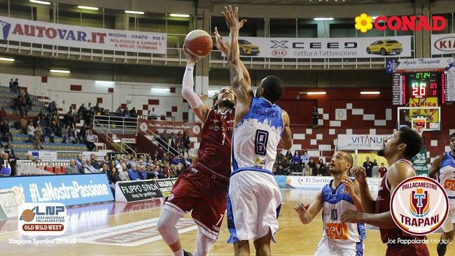 Pallacanestro Trapani sconfitta da Napoli 75-83