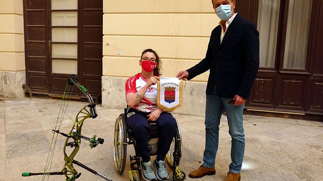 Trapani, la campionessa di tiro con l’arco Virgilio a Palazzo d’Alì