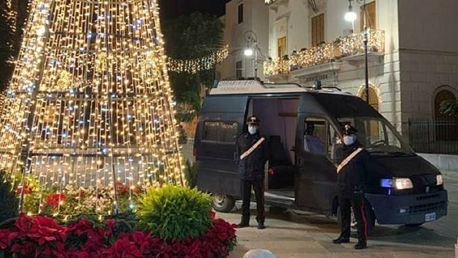 Festa di Capodanno ad Alcamo interrotta dai Carabinieri. Sanzioni per 4000 euro