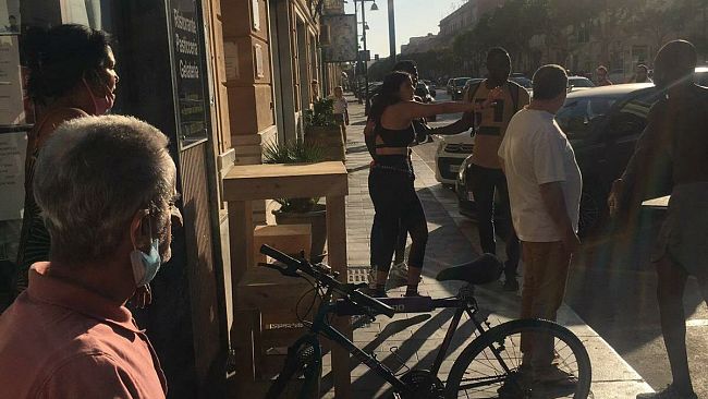 Trapani, attimi di tensione e spintoni in via Fardella