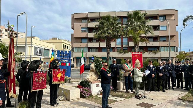 Trapani, in piazza Martiri d'Ungheria celebrato il 25 Aprile 