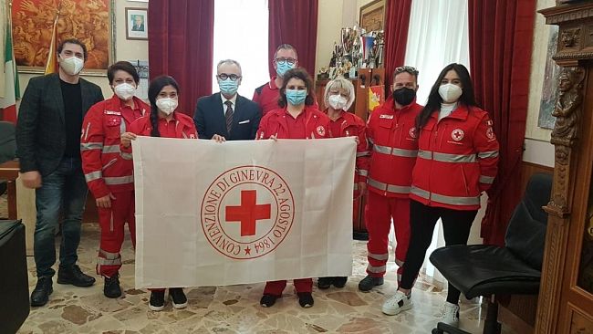 La bandiera della CRI arriva a Partanna