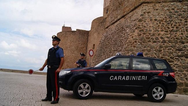 Mazara. Sorpresi mentre appiccano un incendio. Due giovani arrestati
