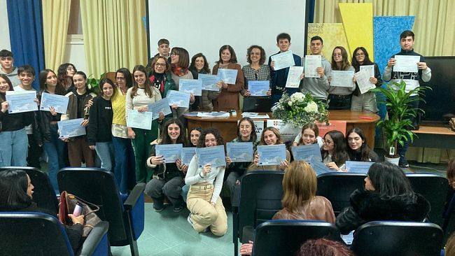 Consegna di diplomi e attestati al Liceo Adria-Ballatore, la scuola delle competenze e la valorizzazione dei talenti