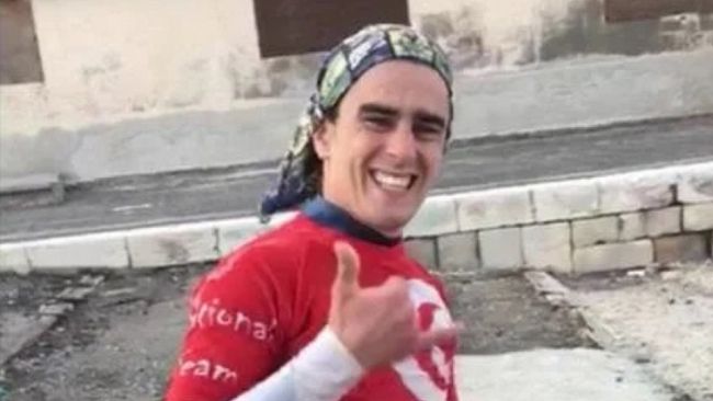 Migrante in surf dalla Tunisia alla Sicilia per trovare lavoro