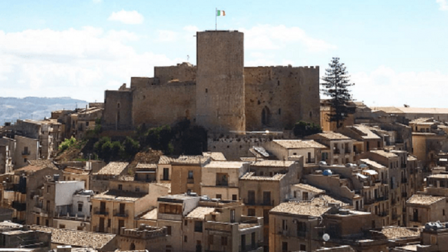 Salemi, Voragine in Via A. Mistretta. Chiusa la strada per lavori urgenti di manutenzione
