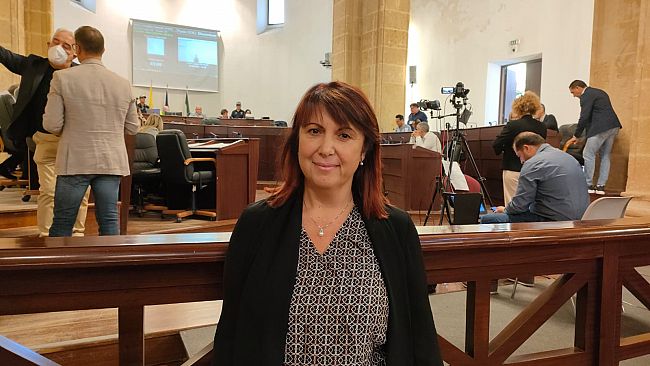 Mazara, Consiglio comunale, fa il suo ingresso la consigliera Paola Caltagirone