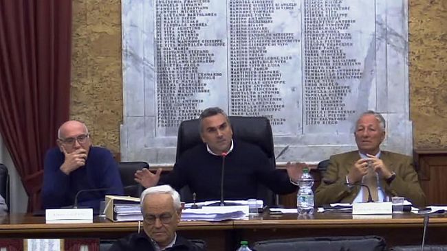 Marsala: il Consiglio comunale approva mozione sulla gestione di pontili e passerelle dello Stagnone