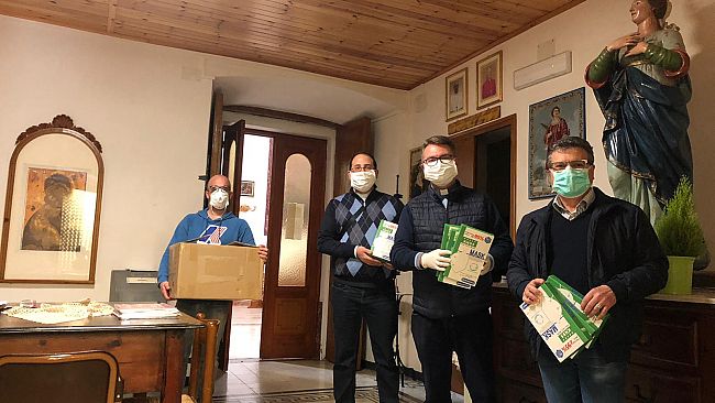 Paceco, la comunità dona dispositivi di protezione ai lavoratori in prima linea