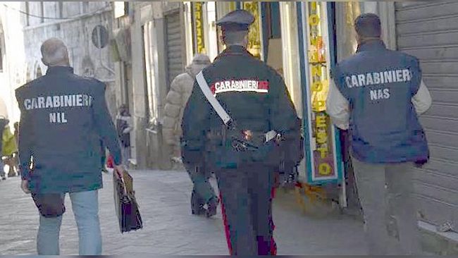Carabinieri controllano oleifici e cantine: 4 denunciati, 7mila euro di multe e 3 tonnellate di olio sequestrato