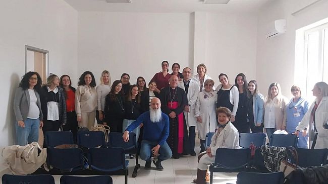 Mazara, il Vescovo Giurdanella fa visita ai pazienti ricoverati presso l'ospedale Abele Ajello