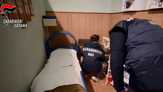 ​Sequestrati due ambulatori medici abusivi nel Catanese