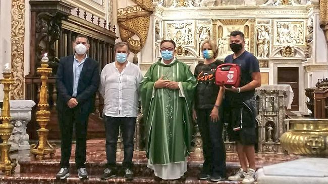 Mazara del Vallo, alla Cattedrale donato un defibrillatore