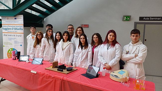 L’I.S. “R. D’Altavilla” di Mazara protagonista alla manifestazione scientifica EsperienzainSegna