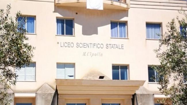 assegnata-la-borsa-di-studi-ada-arcuri-a-studentessa-del-polo-liceale-di-castelvetrano