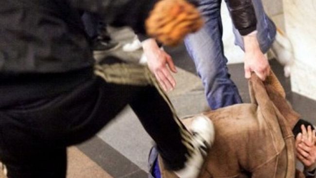 Quattro adulti aggrediti da un gruppo di giovani nel centro storico di Mazara