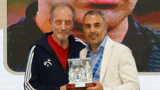 Trapani, l'allenatore Torrisi premiato per la vittoria del campionato