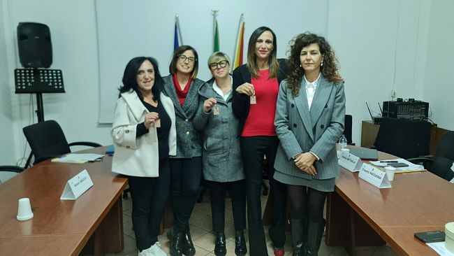 La Trinceri dona un omaggio all'intero consiglio comunale