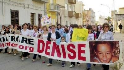 10 anni dalla scomparsa di Denise. Un stele per ricordare tutti i bambini scomparsi del mondo