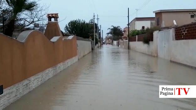 VIDEO – Via Sanremo, anche quest’anno il festival dell’allagamento. Residenti senza luce e barricati in casa